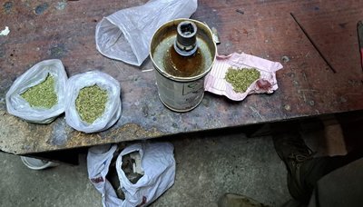 Виготовляли та збували наркотики: на Хмельниччині повідомлено про підозру 5 учасникам організованої групи