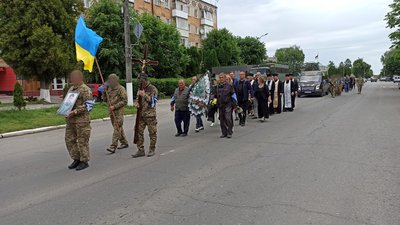 На Хмельниччині попрощались з військовим Сергієм Сосніцьким