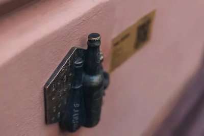 У Дніпрі відкрили 17-ту мініскульптуру, присвячену історії пивоваріння У Дніпрі відкрили 17-ту мініскульптуру, присвячену історії пивоваріння