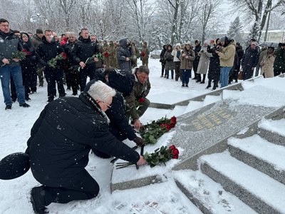 У Черкасах вшанували Героїв Небесної Сотні У Черкасах вшанували Героїв Небесної Сотні