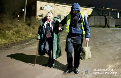 Пошкоджені два будинки, три господарські споруди й три автомобілі через обстріл на Рівненщині Пошкоджені два будинки, три господарські споруди й три автомобілі через обстріл на Рівненщині
