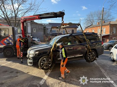 У Дніпрі ліквідували мережу кол-центрів, що ошукували, зокрема, громадян Казахстану та Литви У Дніпрі ліквідували мережу кол-центрів, що ошукували, зокрема, громадян Казахстану та Литви