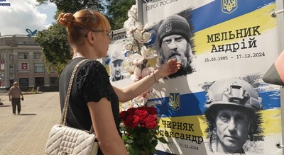 Галина Мельник, дружина полеглого воїна, Андрій Мельник, історія бійця, Тернопіль, липень 2025 Галина Мельник, дружина полеглого воїна, Андрій Мельник, історія бійця, Тернопіль, липень 2025