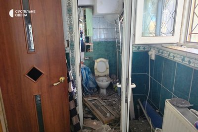 В Одесі через нічну атаку РФ пошкодило ліцей та житловий будинок: вибило десятки вікон В Одесі через нічну атаку РФ пошкодило ліцей та житловий будинок: вибило десятки вікон