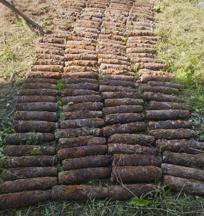 У Львові на території садового кооперативу виявили понад 80 артснарядів У Львові на території садового кооперативу виявили понад 80 артснарядів