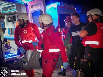 Армія РФ атакувала балістикою цивільну інфраструктуру в Одеському районі: є загиблі та поранені