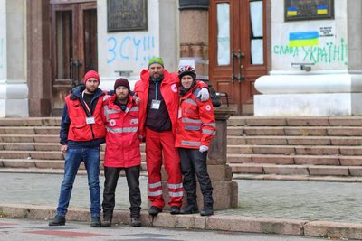 "Ми стали цінними кадрами для Червоного Хреста". Як херсонські велосипедисти стали веловолонтерами "Ми стали цінними кадрами для Червоного Хреста". Як херсонські велосипедисти стали веловолонтерами