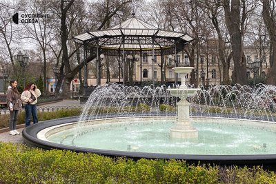 "Несподівано, але піднімає настрій": в Одесі запустили перший фонтан "Несподівано, але піднімає настрій": в Одесі запустили перший фонтан