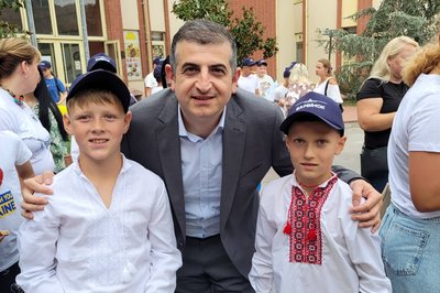 Школярі з Луцька на заводі Байрактар у Туреччині Школярі з Луцька на заводі Байрактар у Туреччині