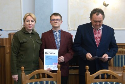 П'ятеро учнів з Івано-Франківщини отримуватимуть президентську стипендію П'ятеро учнів з Івано-Франківщини отримуватимуть президентську стипендію