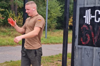 У Житомирі курсант військового інституту з Хмельниччини встановив рекорд, виконавши за годину 238 силових вправ У Житомирі курсант військового інституту з Хмельниччини встановив рекорд, виконавши за годину 238 силових вправ