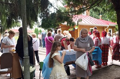 У Житомирі прихожани храму збирають гроші на дрони для морських піхотинців У Житомирі прихожани храму збирають гроші на дрони для морських піхотинців