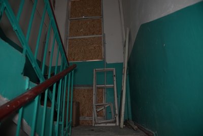 Мешканці багатоповерхівки у Сумах три місяці чекають на акти про пошкодження житла після атаки КАБ Мешканці багатоповерхівки у Сумах три місяці чекають на акти про пошкодження житла після атаки КАБ