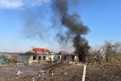 Зруйновані будинки в Куп'янську після авіаудару Зруйновані будинки в Куп'янську після авіаудару