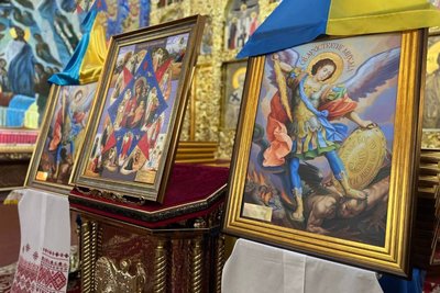 У Національний день молитви в Житомирі військовим та рятувальникам передали 32 ікони У Національний день молитви в Житомирі військовим та рятувальникам передали 32 ікони