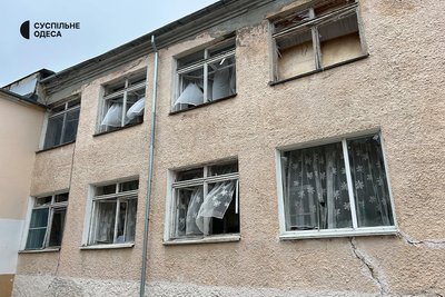 Скло на ліжках і вибиті вікна: наслідки атаки РФ на дитсадок на Одещині