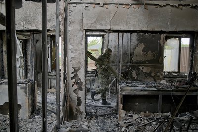 Захоплення Луганська, облога прикордонників Захоплення Луганська, облога прикордонників