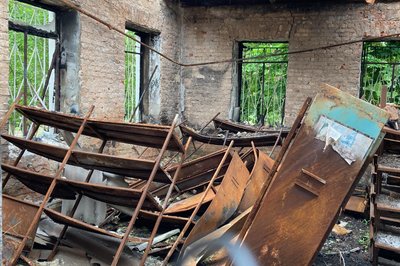 "У вогні згоріла уся техніка, меблі та п'ятдесят тисяч книг": двома ударами РФ знищила бібліотеку у Барвінковому "У вогні згоріла уся техніка, меблі та п'ятдесят тисяч книг": двома ударами РФ знищила бібліотеку у Барвінковому