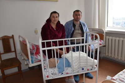На Житомирщині жінка народила хлопчика вагою майже 6 кілограмів — це одинадцята дитина в родині На Житомирщині жінка народила хлопчика вагою майже 6 кілограмів — це одинадцята дитина в родині