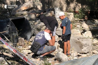 Руйнування будівель в Одесі після збиття під час нічної атаки російської армії Руйнування будівель в Одесі після збиття під час нічної атаки російської армії