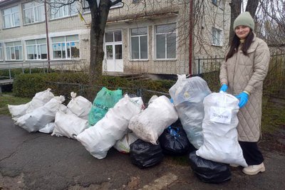 В громаді на Волині школи зібрали і здали на переробку понад 68 тонн скла і пластику В громаді на Волині школи зібрали і здали на переробку понад 68 тонн скла і пластику