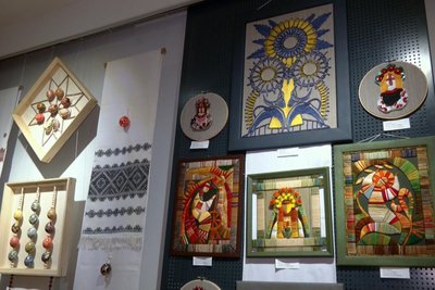 У Хмельницькому краєзнавчому музеї відкрили виставку писанок, відтворених за зразками ХІХ століття У Хмельницькому краєзнавчому музеї відкрили виставку писанок, відтворених за зразками ХІХ століття