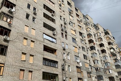 У центрі Харкова пошкоджені 111 будівель. Як усувають наслідки ракетних ударів РФ