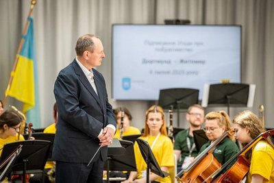 "Можемо не лише переймати, але й ділитися досвідом", — диригент першого у Житомирі дитячого оркестру "Richter Kids" "Можемо не лише переймати, але й ділитися досвідом", — диригент першого у Житомирі дитячого оркестру "Richter Kids"