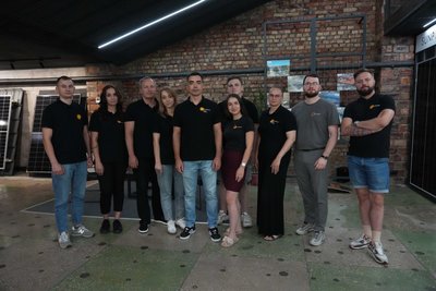 Пошкоджений фасад, техніка й меблі: офіс «Генерації» в Одесі відновлюють після атаки