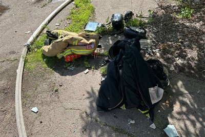 У середмісті Житомира горів розбомблений військами РФ ліцей У середмісті Житомира горів розбомблений військами РФ ліцей