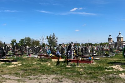 "Це був страшний шок": у селі на Рівненщині осквернили могили полеглих воїнів "Це був страшний шок": у селі на Рівненщині осквернили могили полеглих воїнів