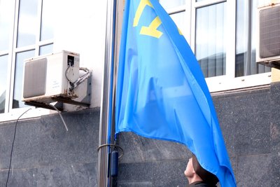 У Вінниці до Дня спротиву окупації Криму підняли кримськотатарський прапор У Вінниці до Дня спротиву окупації Криму підняли кримськотатарський прапор