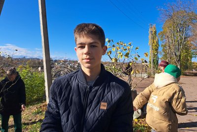 В Житомирі на Замковій горі переселенці висадили бузкову "Алею вдячності" В Житомирі на Замковій горі переселенці висадили бузкову "Алею вдячності"
