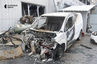 "Підприємство повністю знищене": наслідки атаки РФ на автосалон в Одесі