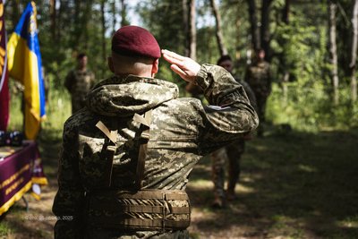 Десантникам житомирської 95 бригади ДШВ ЗСУ вручили нагороди Десантникам житомирської 95 бригади ДШВ ЗСУ вручили нагороди