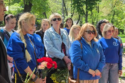 "За кожною цифрою є людина": в Одесі провели акцію до Дня пам’яті людей, загиблих від СНІДу "За кожною цифрою є людина": в Одесі провели акцію до Дня пам’яті людей, загиблих від СНІДу