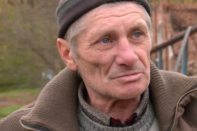 Як живуть люди у звільненому селі Оскіл Як живуть люди у звільненому селі Оскіл