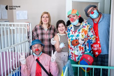 "Коли дитина посміхається — це виграш": як працюють лікарняні клоуни в Одесі