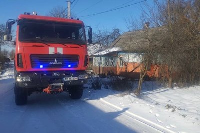 На Житомирщині під час гасіння пожежі рятувальники виявили тіло жінки На Житомирщині під час гасіння пожежі рятувальники виявили тіло жінки