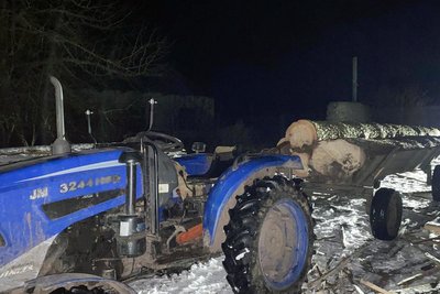 У незаконній вирубці лісу у заказнику на Житомирщині підозрюють 4 жителів області і підприємця з Рівненщини У незаконній вирубці лісу у заказнику на Житомирщині підозрюють 4 жителів області і підприємця з Рівненщини