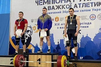 Миколаївські атлети вибороли шість нагород на змаганнях у Луцьку Миколаївські атлети вибороли шість нагород на змаганнях у Луцьку