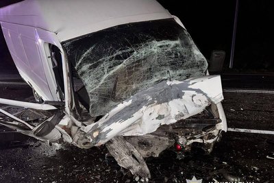 Поблизу Житомира внаслідок ДТП горіло авто: є загиблий Поблизу Житомира внаслідок ДТП горіло авто: є загиблий