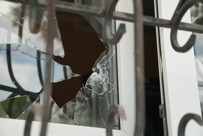 РФ вдарила по Сумах: пошкоджений будинок РФ вдарила по Сумах: пошкоджений будинок