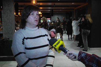 У Житомирі на благодійному дитячому показі мод збирали гроші на підтримку Збройних сил України У Житомирі на благодійному дитячому показі мод збирали гроші на підтримку Збройних сил України
