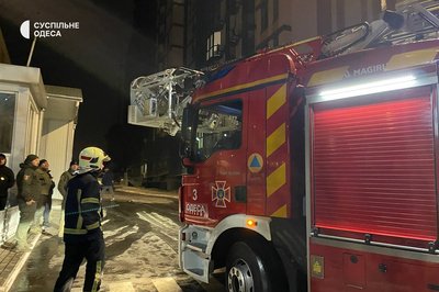 В Одесі внаслідок атаки РФ пошкодило житловий багатоповерховий будинок: фото