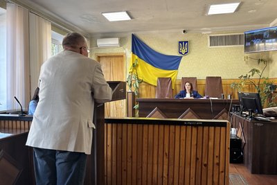 У Бердичеві продовжили розгляд справи ексдиректора «Бердичівкомунсервісу»: у суді допитали трьох свідків У Бердичеві продовжили розгляд справи ексдиректора «Бердичівкомунсервісу»: у суді допитали трьох свідків