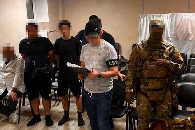 В Житомирі лікарям онкодиспансеру повідомили про підозру у фіктивному оформленні інвалідності