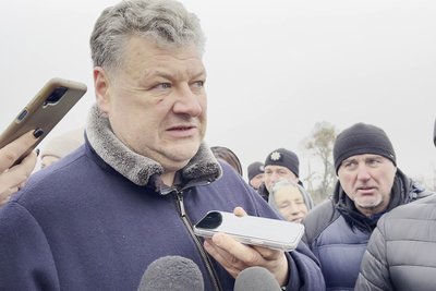 Перекривали автодорогу — на Житомирщині жителі села Березина провели акцію протесту Перекривали автодорогу — на Житомирщині жителі села Березина провели акцію протесту