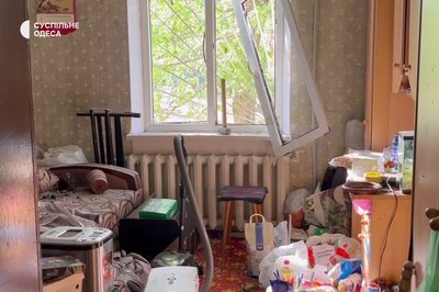 Квартира, в які потрапили уламки збитого безпілотника, Одеса Квартира, в які потрапили уламки збитого безпілотника, Одеса