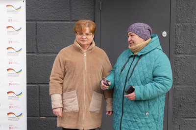 Сім родин переселенців отримали в Житомирі ключі від муніципальних квартир Сім родин переселенців отримали в Житомирі ключі від муніципальних квартир